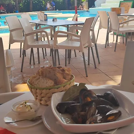 El Retiro Piscina-chiringuito * دينايا